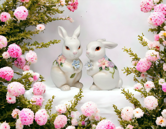 Easter Rabbits Holding Flowers Salt and Pepper Shakers, Home Décor, Gift for Her, Gift for Mom, Kitchen Décor, Spring Décor, Easter Décor