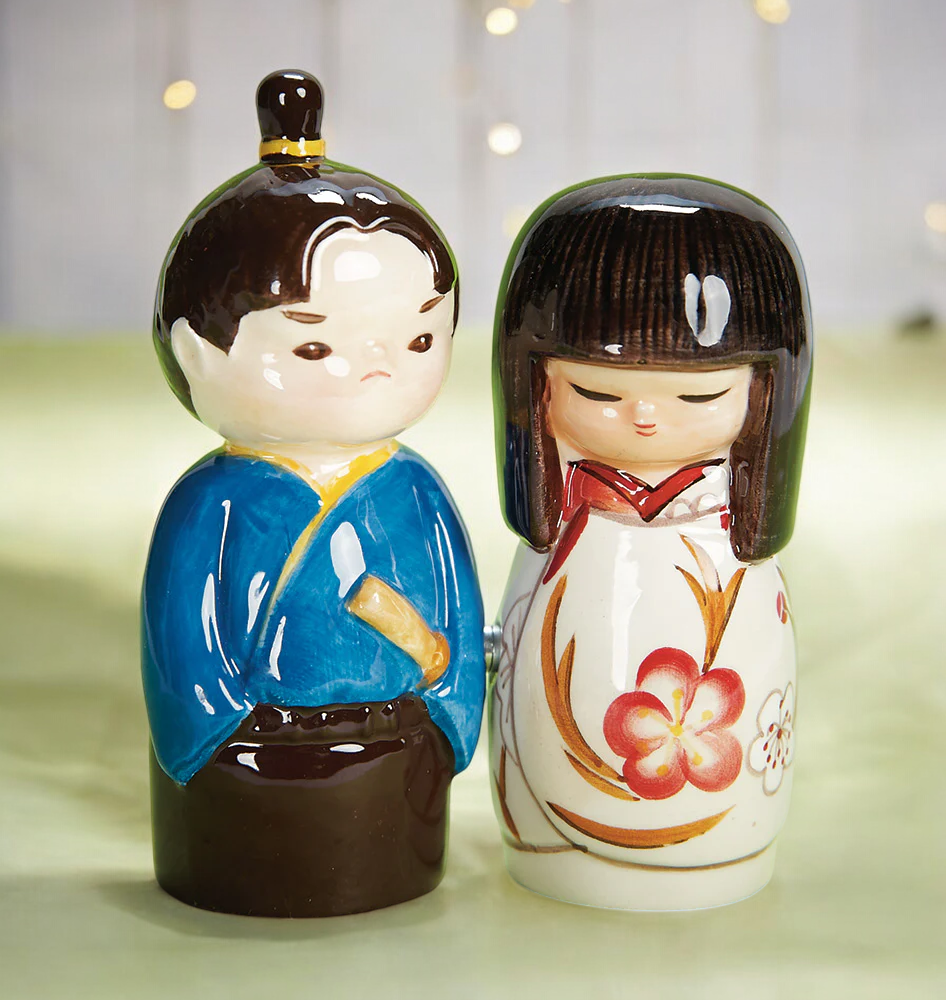 Ceramic Japanese Couple Salt and Pepper Shakers, Samurai and Geisha, Japanese Culture, Love Japan, Gift for Her