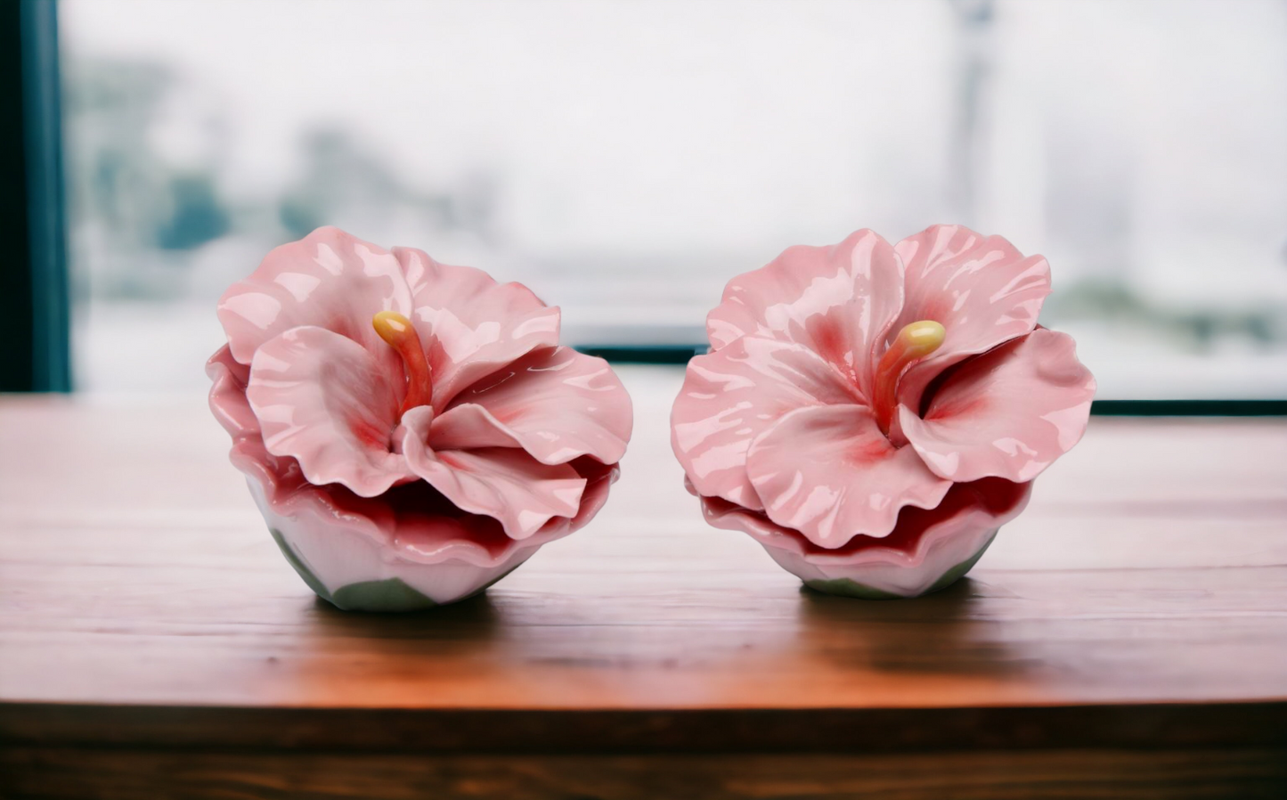 Ceramic Hibiscus Flower Salt & Pepper Shakers, Home Décor, Gift for Her, Gift for Mom, Kitchen Décor, Wedding Decor