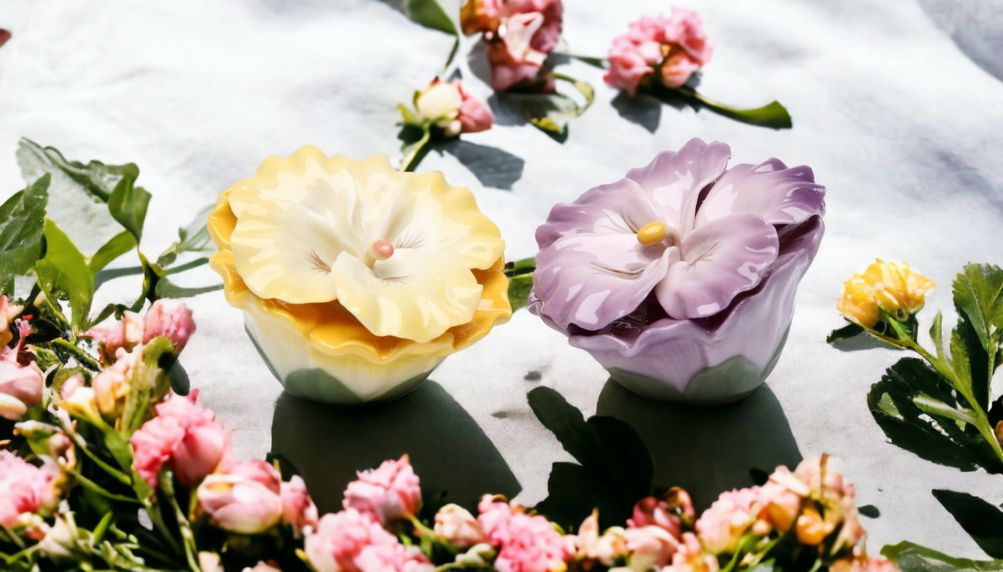 Ceramic Pansy Flower Salt & Pepper Shakers, Home Décor, Gift for Her, Gift for Mom, Kitchen Décor, Wedding Decor