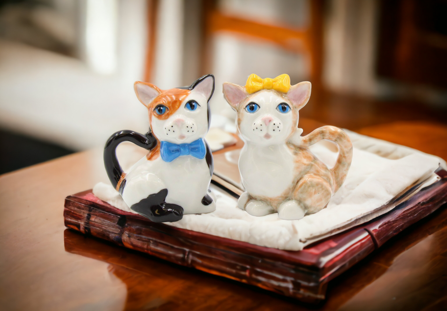 Hand Painted Ceramic Cats Salt And Pepper Shakers, Home Décor, Gift for Her, Gift for Mom, Kitchen Décor, Cat Lovers Gift, Pet Loss Gift