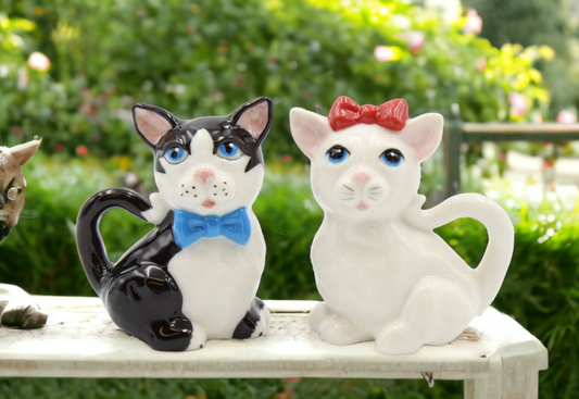 Ceramic Black and White Cats Salt And Pepper Shakers, Home Décor, Gift for Her, Gift for Mom, Kitchen Décor, Cat Lovers Gift, Pet Loss Gift