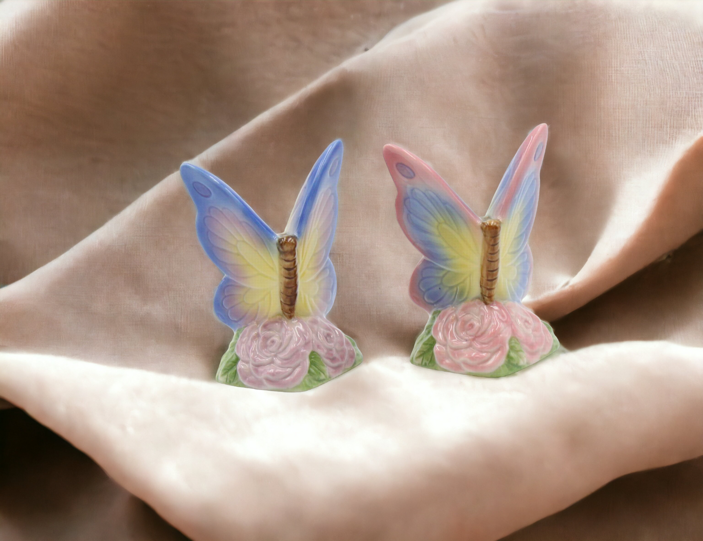 Ceramic Butterfly Salt and Pepper Shakers, Home Décor, Gift for Her, Gift for Mom, Kitchen Décor