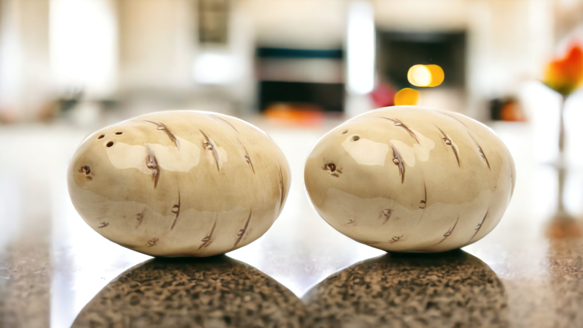 Hand Painted Ceramic Potato Salt & Pepper Shakers, Home Décor, Gift for Her, Gift for Mom, Kitchen Décor, Farmhouse Décor