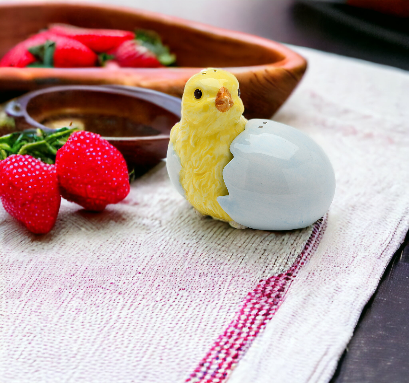 Ceramic Baby Chicken Hatching from Egg Salt & Pepper Shakers, Home Décor, Gift for Her, Gift for Mom, Kitchen Décor, Farmhouse Decor