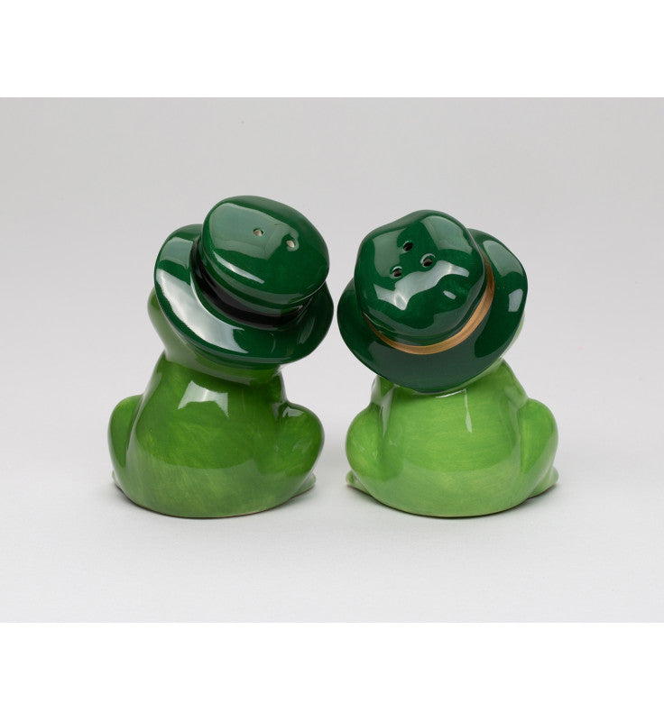 Ceramic St. Patrick Frog Couple Salt and Pepper Shakers, Irish Kitchen Decor, Gift for Her, Frog Lover Gift