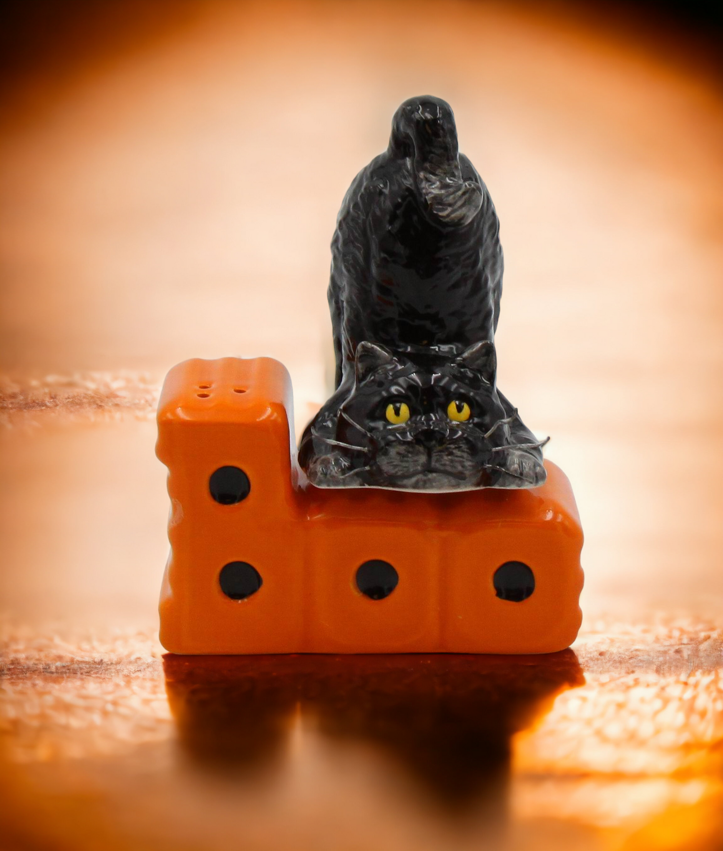 Ceramic Magnetic Halloween Cat Salt & Pepper Shakers, Home Décor, Gift for Her, Gift for Mom, Kitchen Décor, Fall Décor