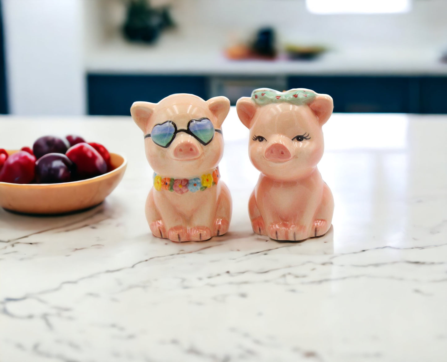 Hand Painted Ceramic Happy Pigs Salt And Pepper Shakers, Home Décor, Gift for Her, Gift for Mom, Kitchen Décor, Farmhouse Decor