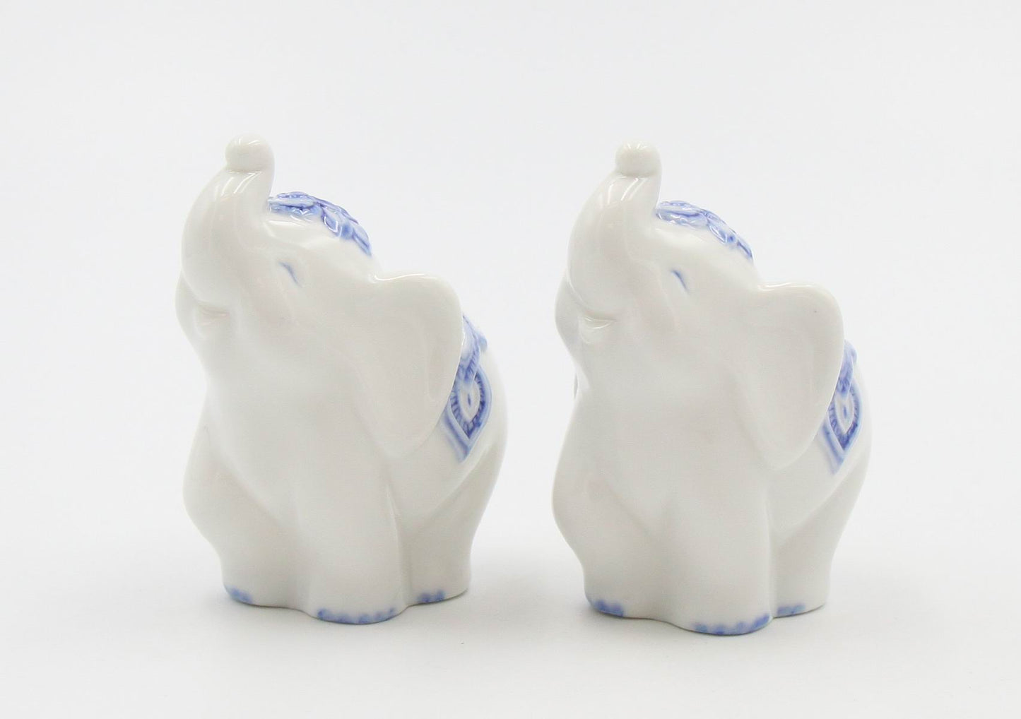 Ceramic Blue Print Elephant Salt and Pepper Shakers, Home Décor, Gift for Her, Gift for Mom, Kitchen Décor