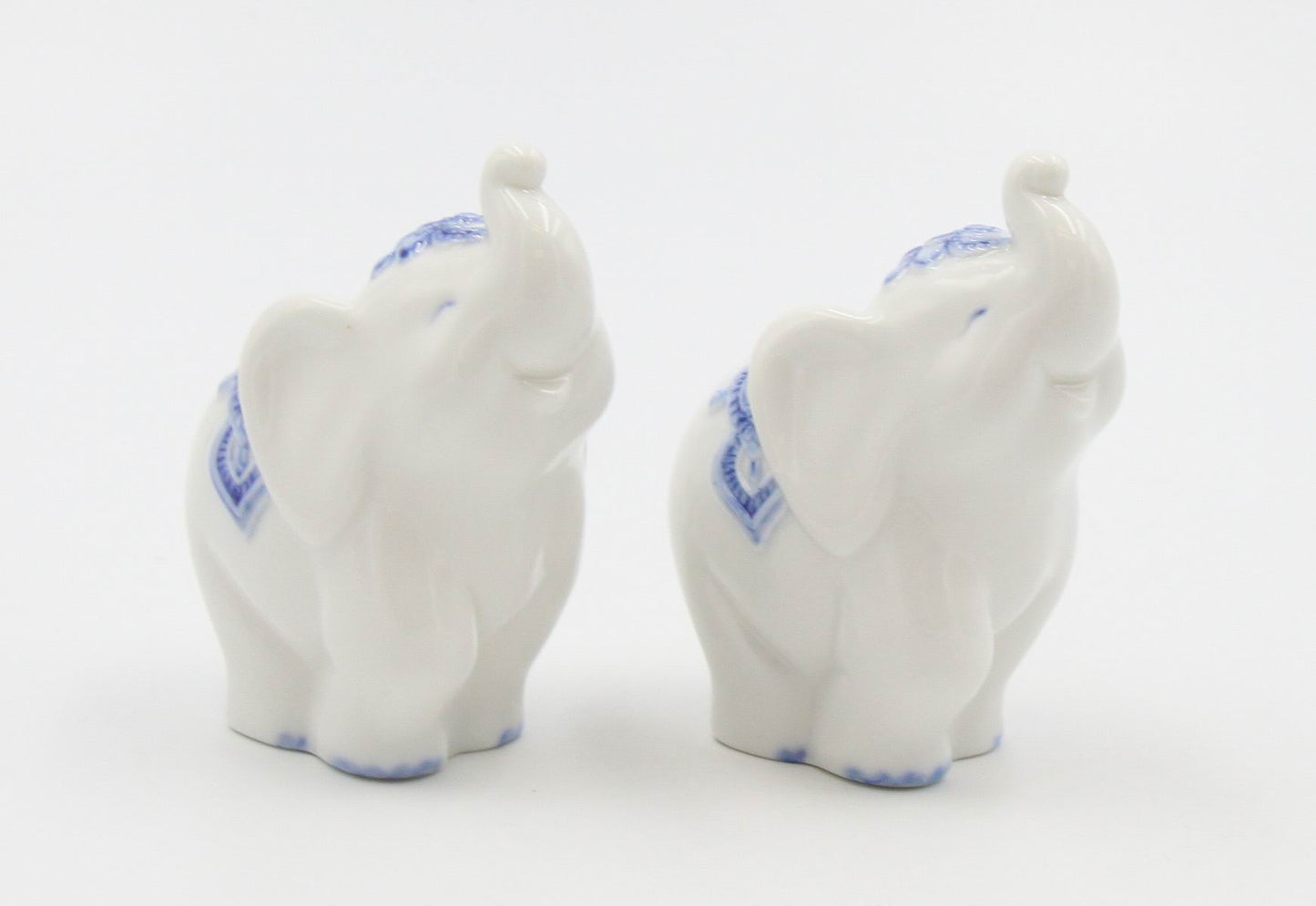 Ceramic Blue Print Elephant Salt and Pepper Shakers, Home Décor, Gift for Her, Gift for Mom, Kitchen Décor