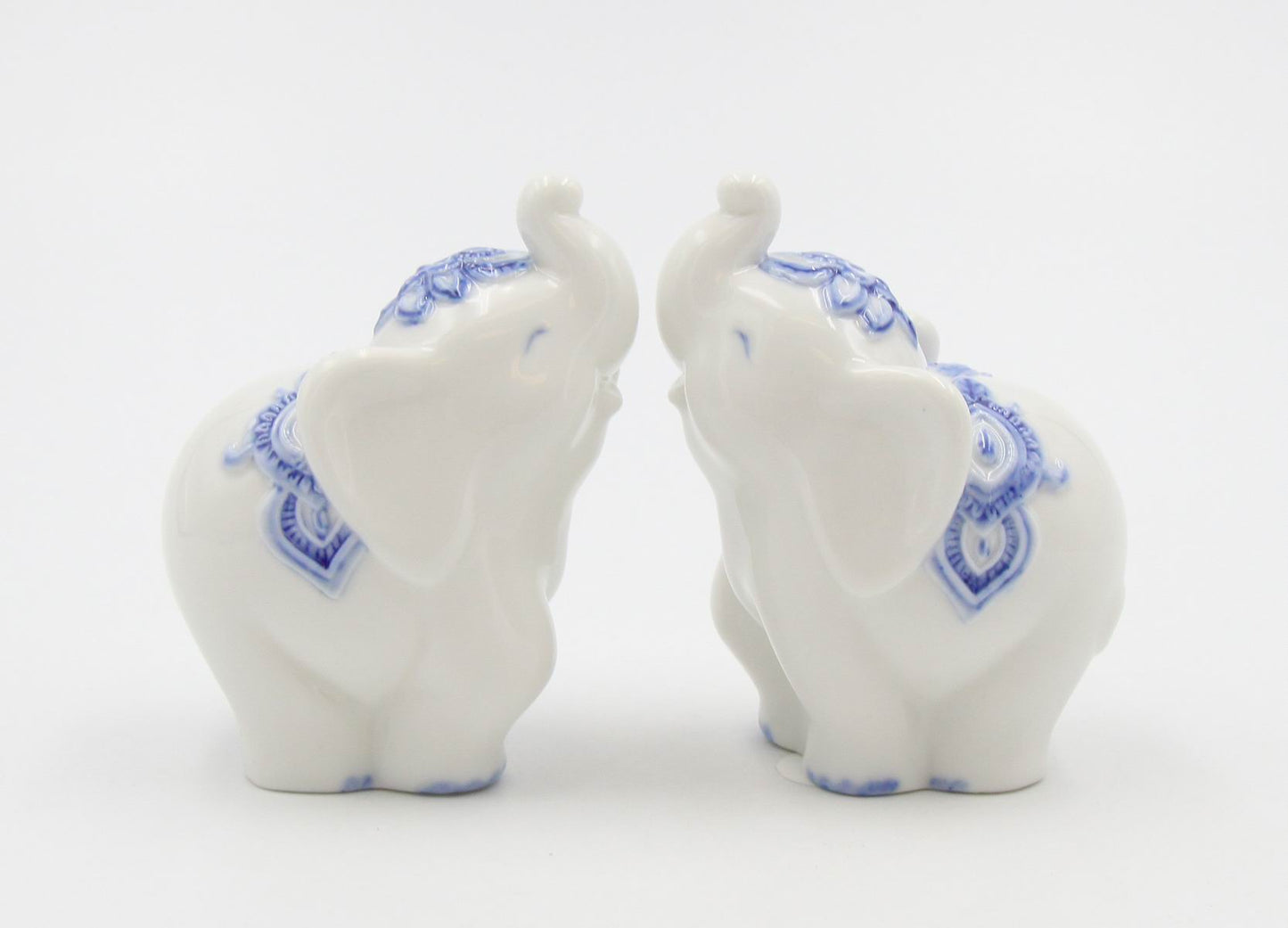 Ceramic Blue Print Elephant Salt and Pepper Shakers, Home Décor, Gift for Her, Gift for Mom, Kitchen Décor