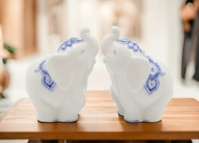 Ceramic Blue Print Elephant Salt and Pepper Shakers, Home Décor, Gift for Her, Gift for Mom, Kitchen Décor