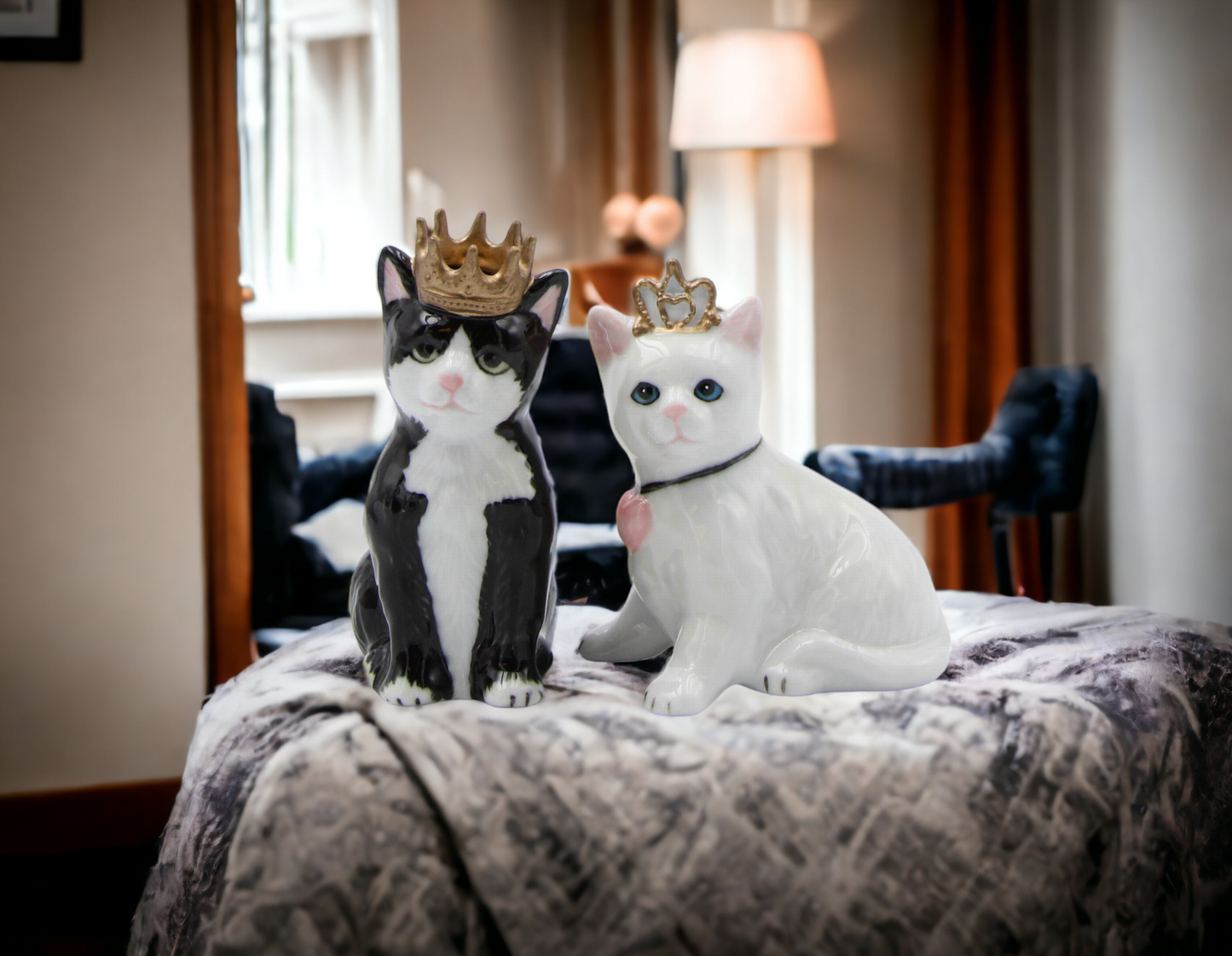 Ceramic King and Queen of Cats Salt and Pepper Shakers, Home Décor, Gift for Her, Gift for Mom, Kitchen Décor, Cat Lovers Gift