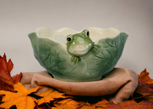 Ceramic Frog in Lily Pad Candy Bowl, Home Décor, Gift for Her, Mom, Spring Décor, Cottagecore, Nature Lover Gift