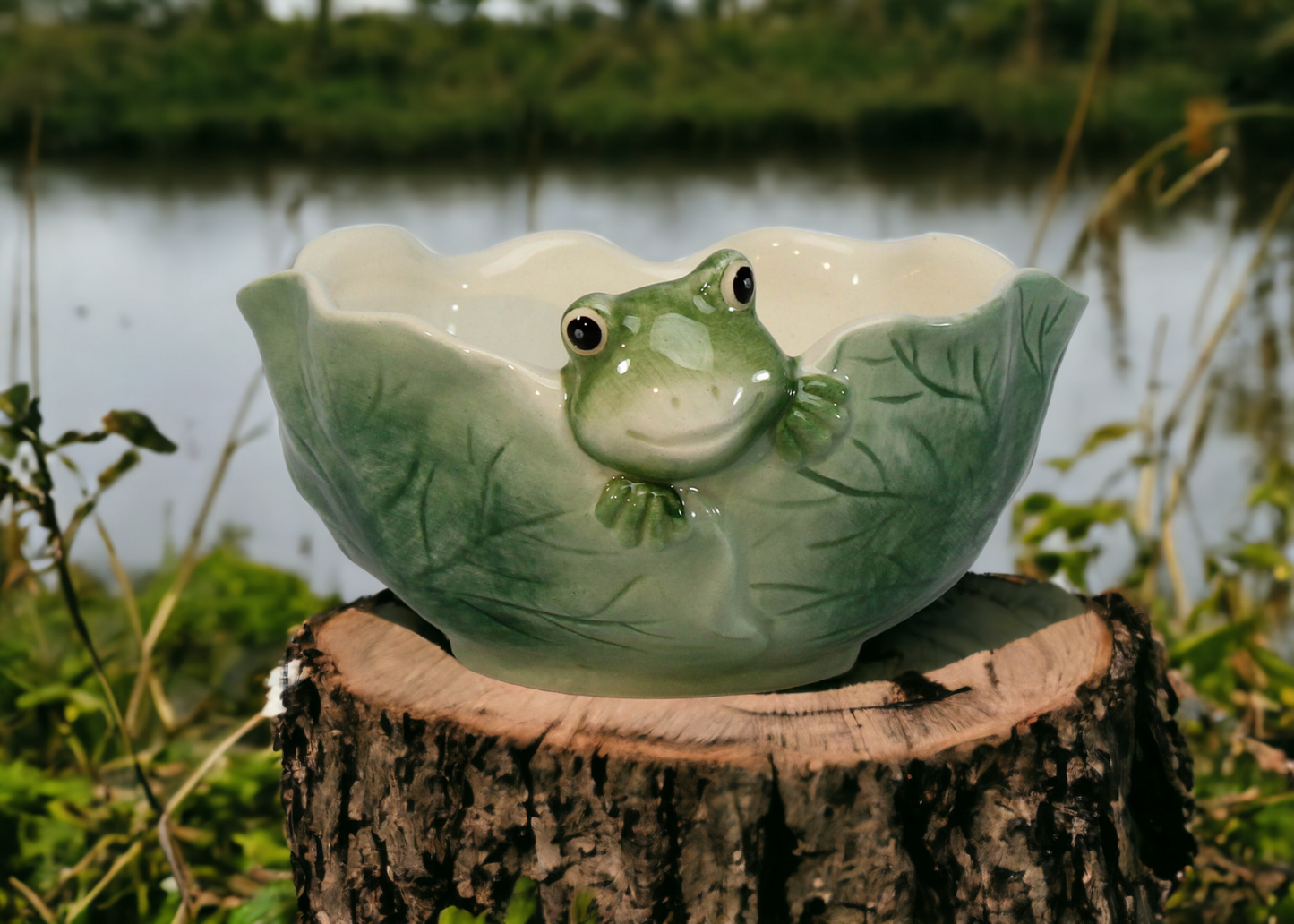 Ceramic Frog in Lily Pad Candy Bowl, Home Décor, Gift for Her, Mom, Spring Décor, Cottagecore, Nature Lover Gift