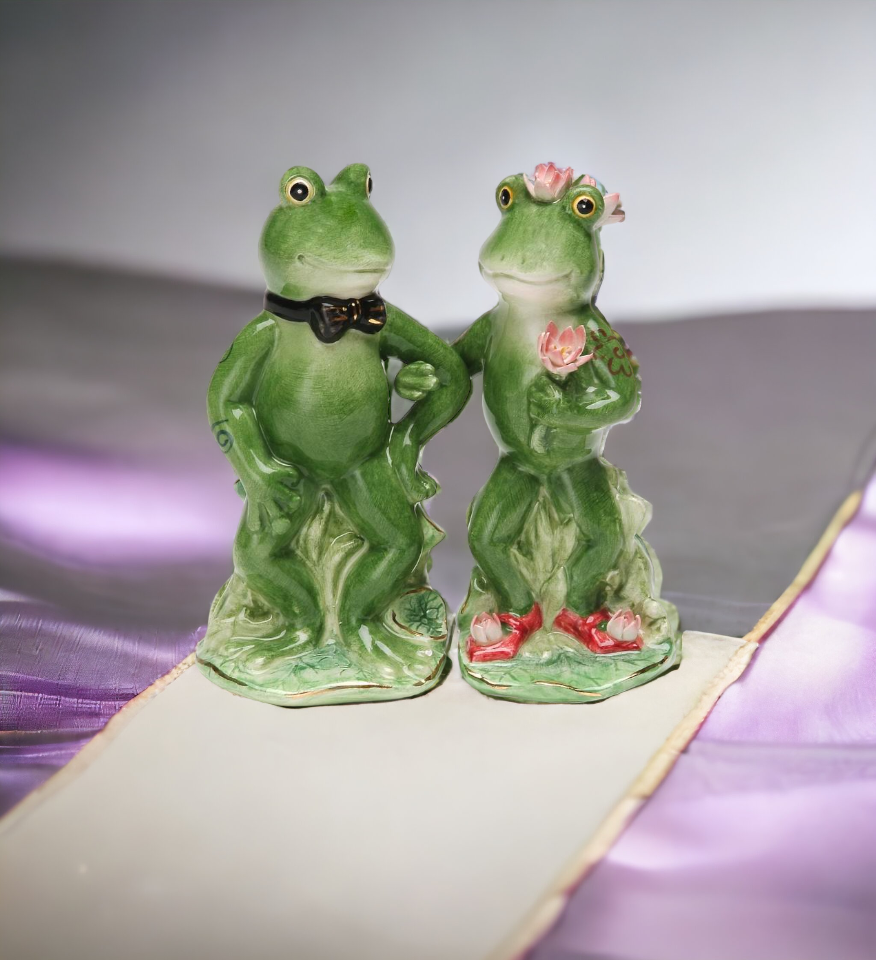 Ceramic Frog Couple Salt & Pepper Shakers, Wedding Décor, Wedding Gift, Anniversary Décor or Gift, Home Décor, Kitchen Decor