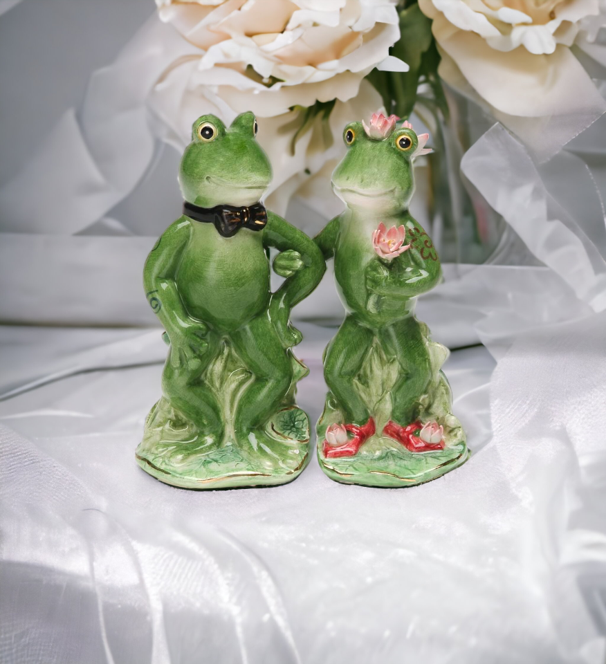 Ceramic Frog Couple Salt & Pepper Shakers, Wedding Décor, Wedding Gift, Anniversary Décor or Gift, Home Décor, Kitchen Decor