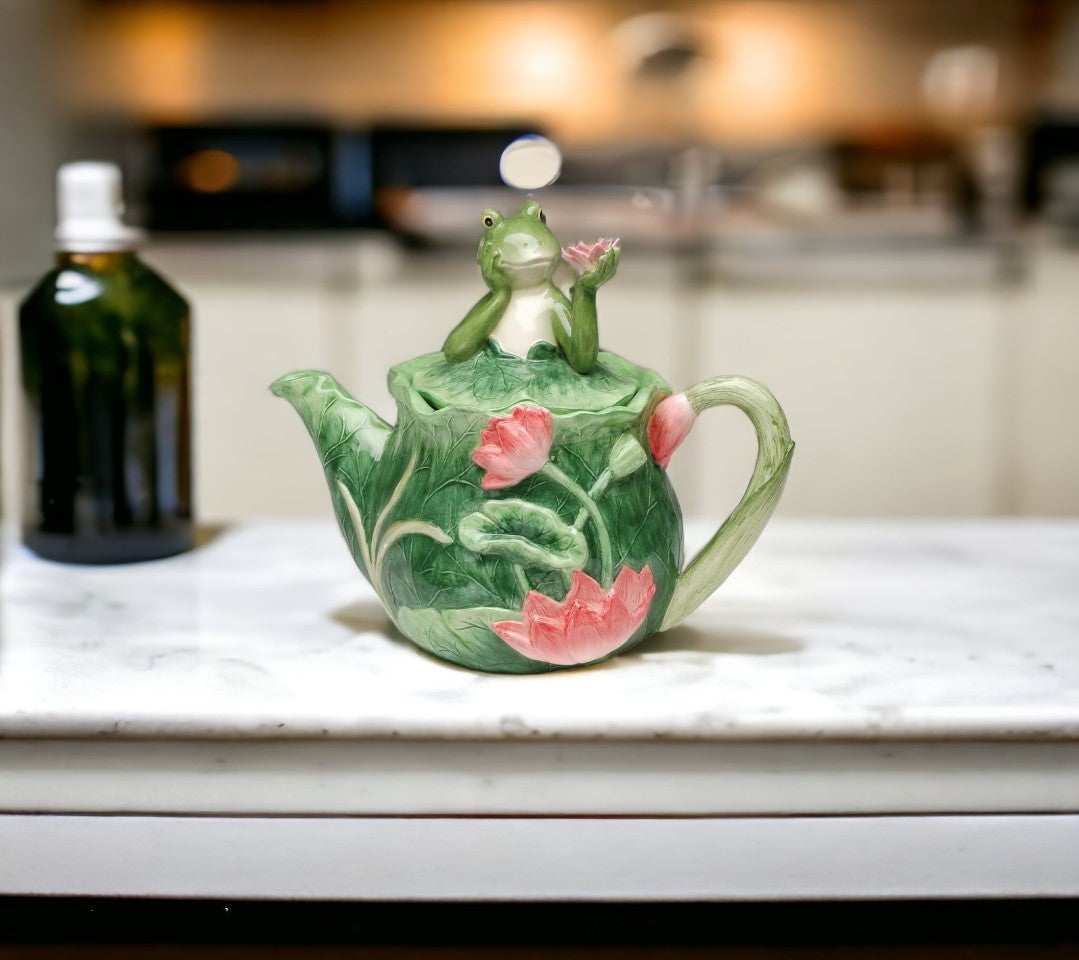 Hand Crafted Ceramic  Frog Teapot, Gift for Her, Gift for Mom, Tea Party Décor, Café Décor, Spring Kitchen, Decor, Cottagecore