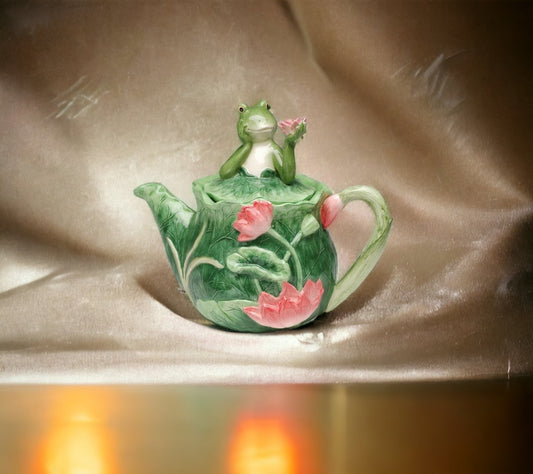 Hand Crafted Ceramic  Frog Teapot, Gift for Her, Gift for Mom, Tea Party Décor, Café Décor, Spring Kitchen, Decor, Cottagecore