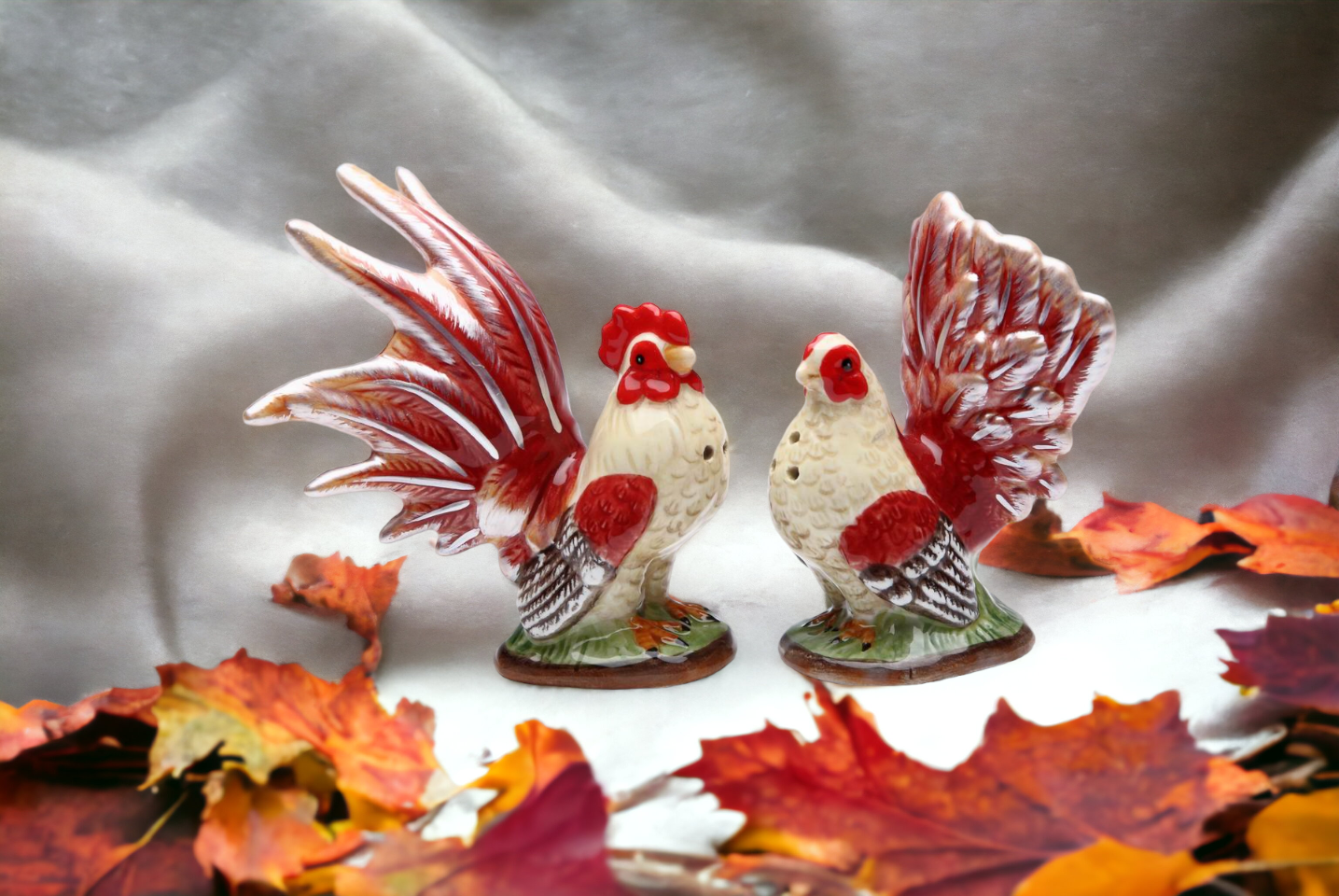 Ceramic Mini Red Rooster Salt And Pepper Shakers, Home Décor, Gift for Her, Gift for Mom, Kitchen Décor, Farmhouse Décor, Fall Decor