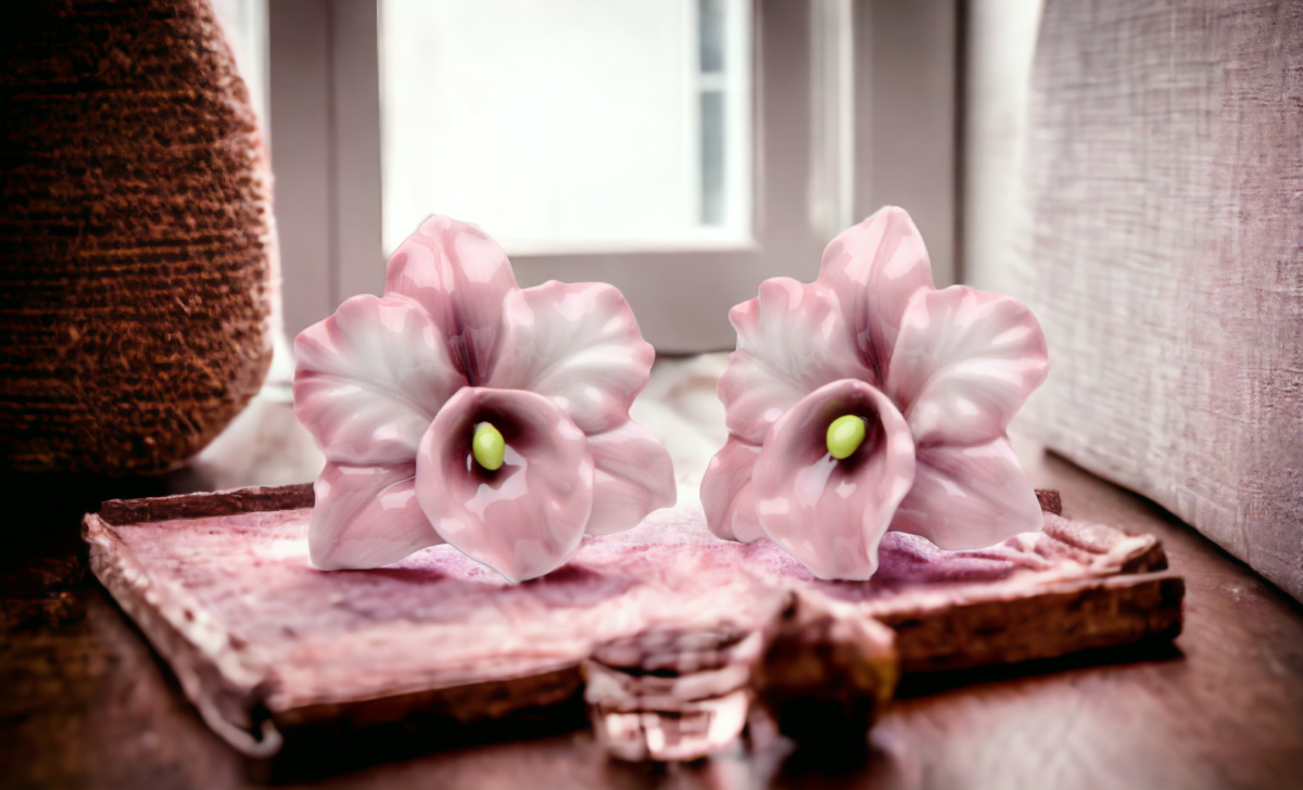 Hand Painted Ceramic Pink Orchid Salt & Pepper Shakers, Home Décor, Gift for Her, Gift for Mom, Kitchen Décor