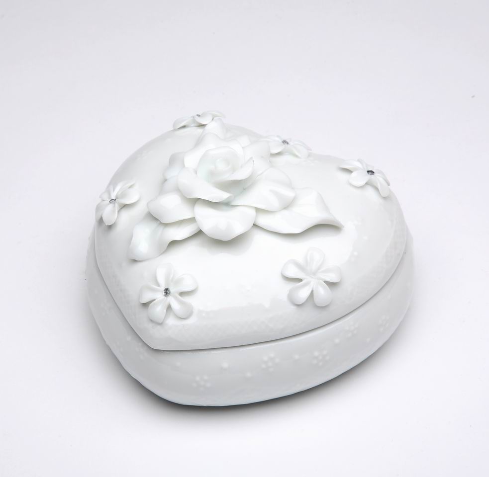 Ceramic White Heart Shaped Jewelry Box with Rose Flower, Wedding Décor or Gift, Anniversary Décor or Gift, Home Décor, Vanity Decor