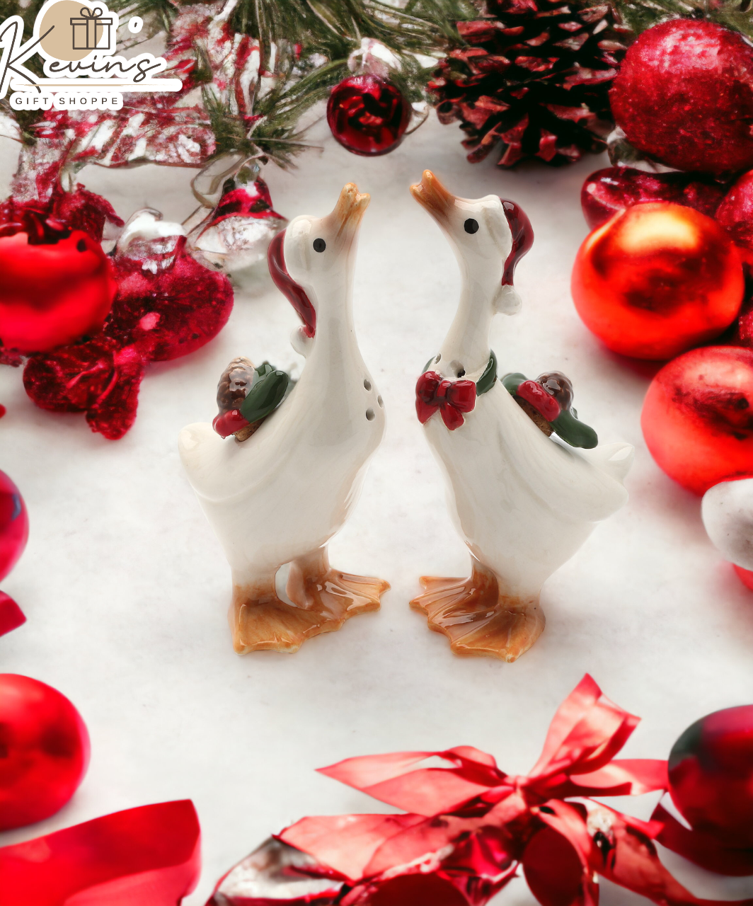 Ceramic Christmas Geese Salt & Pepper Shakers, Home Décor, Gift for Her, Gift for Mom, Kitchen Décor, Farmhouse Decor