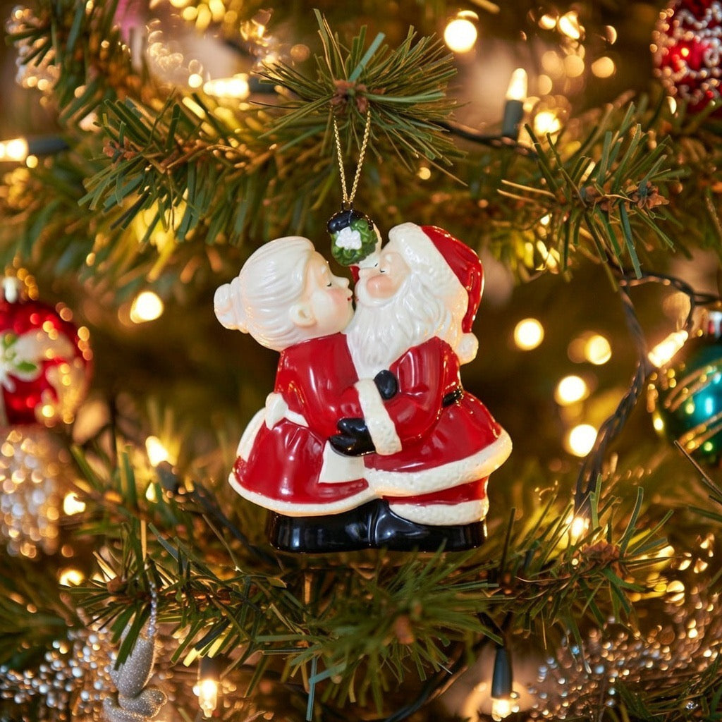 Christmas Decor Santa And Mrs. Claus Kissing Ornament, Home Décor, Gift for Her, Gift for Mom, Kitchen Décor, Christmas Décor
