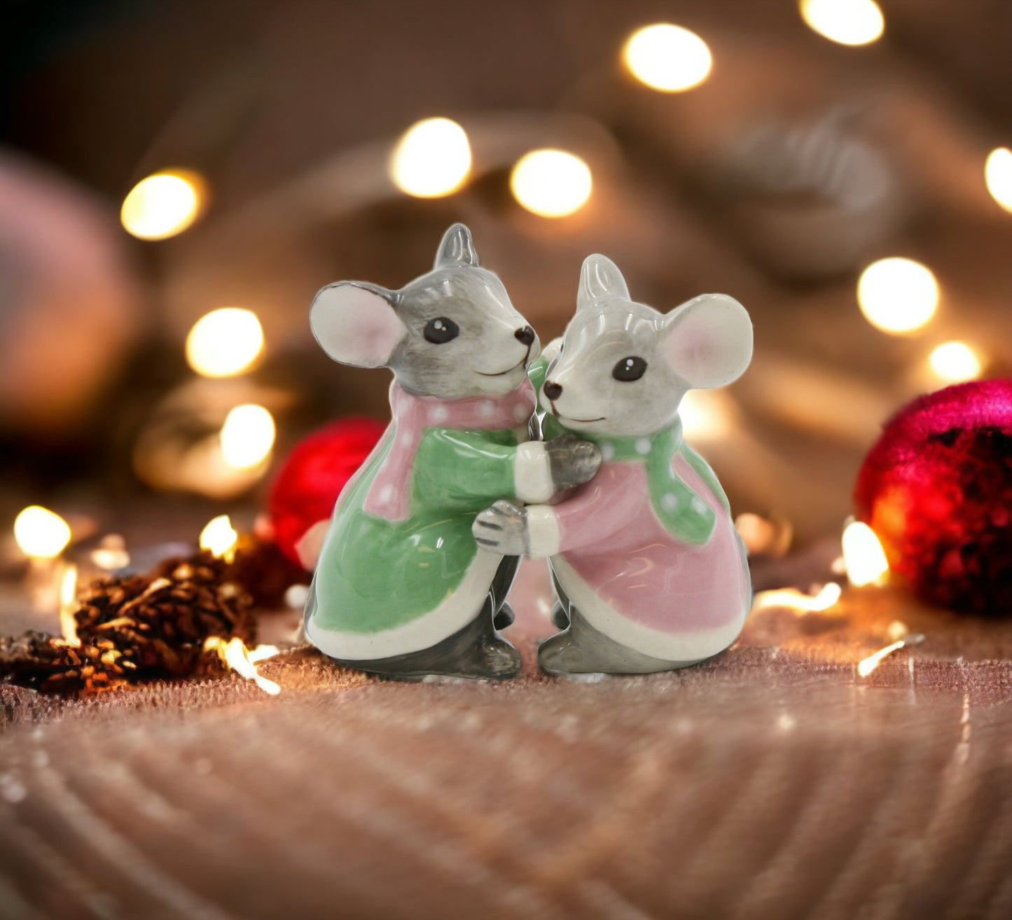 Pastel Color Ceramic Christmas Mice Salt And Pepper Shakers, Home Décor, Gift for Her, Gift for Mom, Kitchen Décor, Christmas Décor