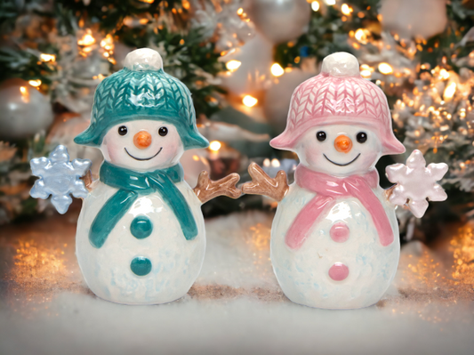 Ceramic Pastel Color Christmas Snowman With Snowflake Salt And Pepper, Gift for Her, Gift for Mom, Kitchen Décor, Christmas Décor