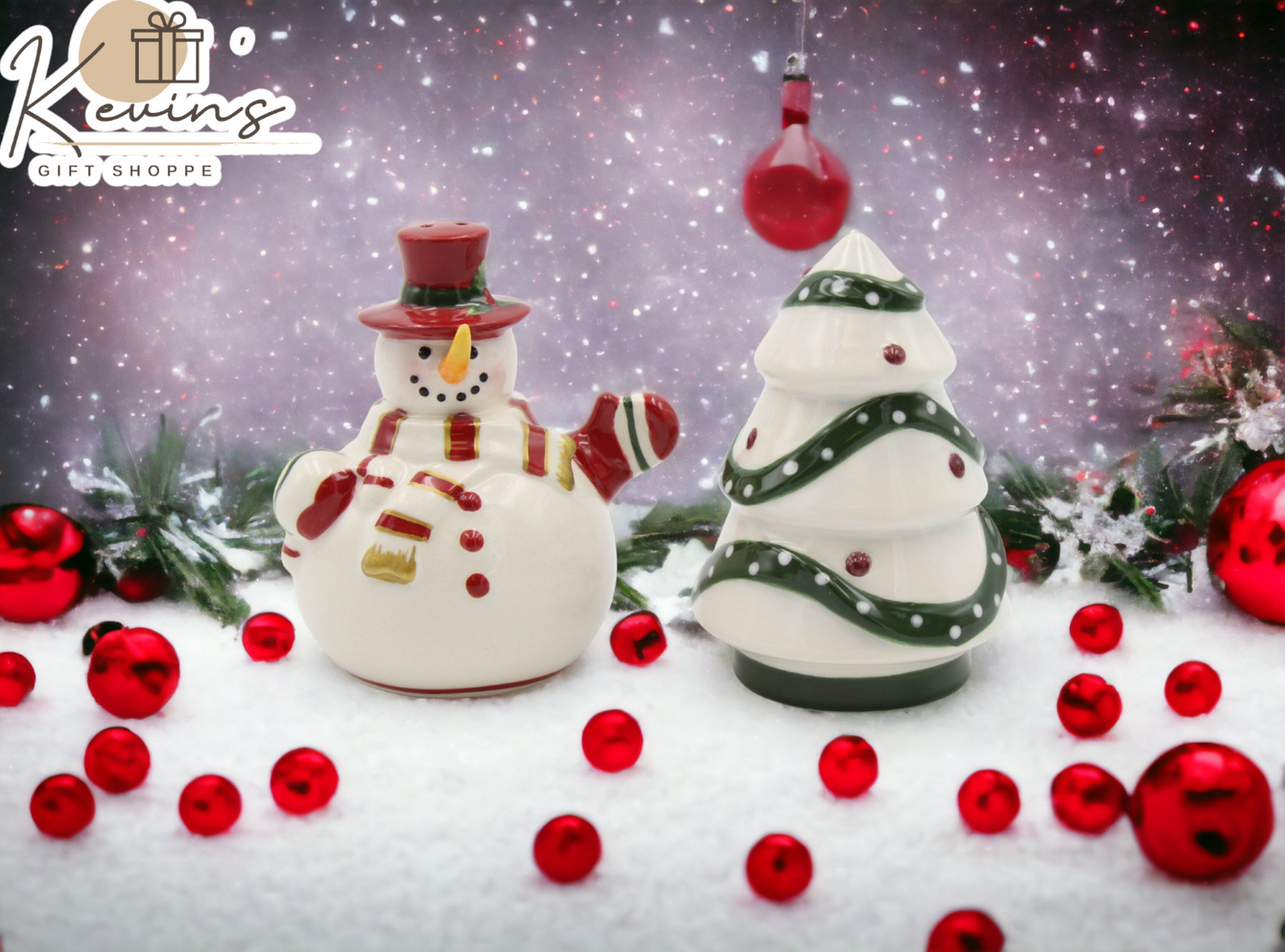 Ceramic Snowman with Christmas Tree Salt and Pepper Shakers, Home Décor, Gift for Her, Gift for Mom, Kitchen Décor, Christmas Décor