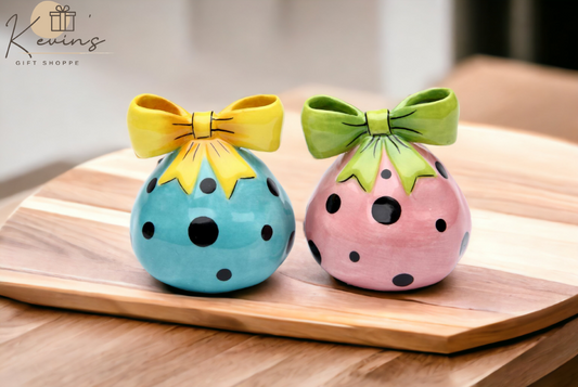 Hand Painted Ceramic Blue & Pink Dotted Salt & Pepper Shakers, Home Décor, Gift for Her, Gift for Mom, Kitchen Décor