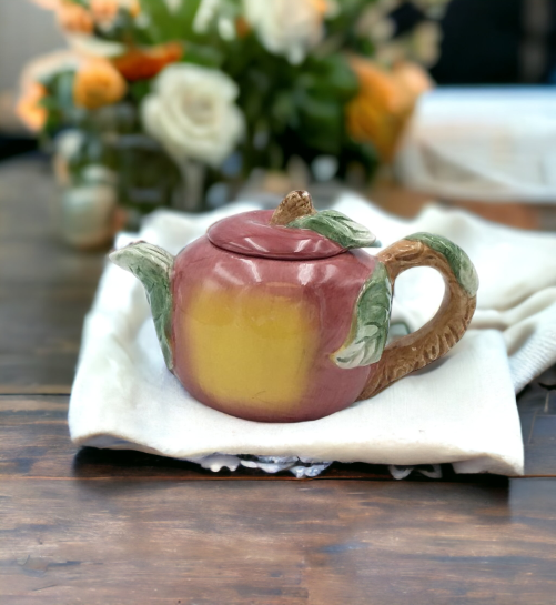 Ceramic Mini Apple Teapot, Gift for Her, Gift for Mom, Tea Party Décor, Café Décor, Farmhouse Kitchen Décor