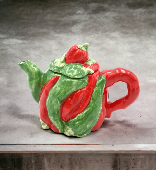 Ceramic Red Pepper Mini Teapot, Gift for Her, Gift for Mom, Tea Party Décor, Café Décor, Farmhouse Kitchen Décor