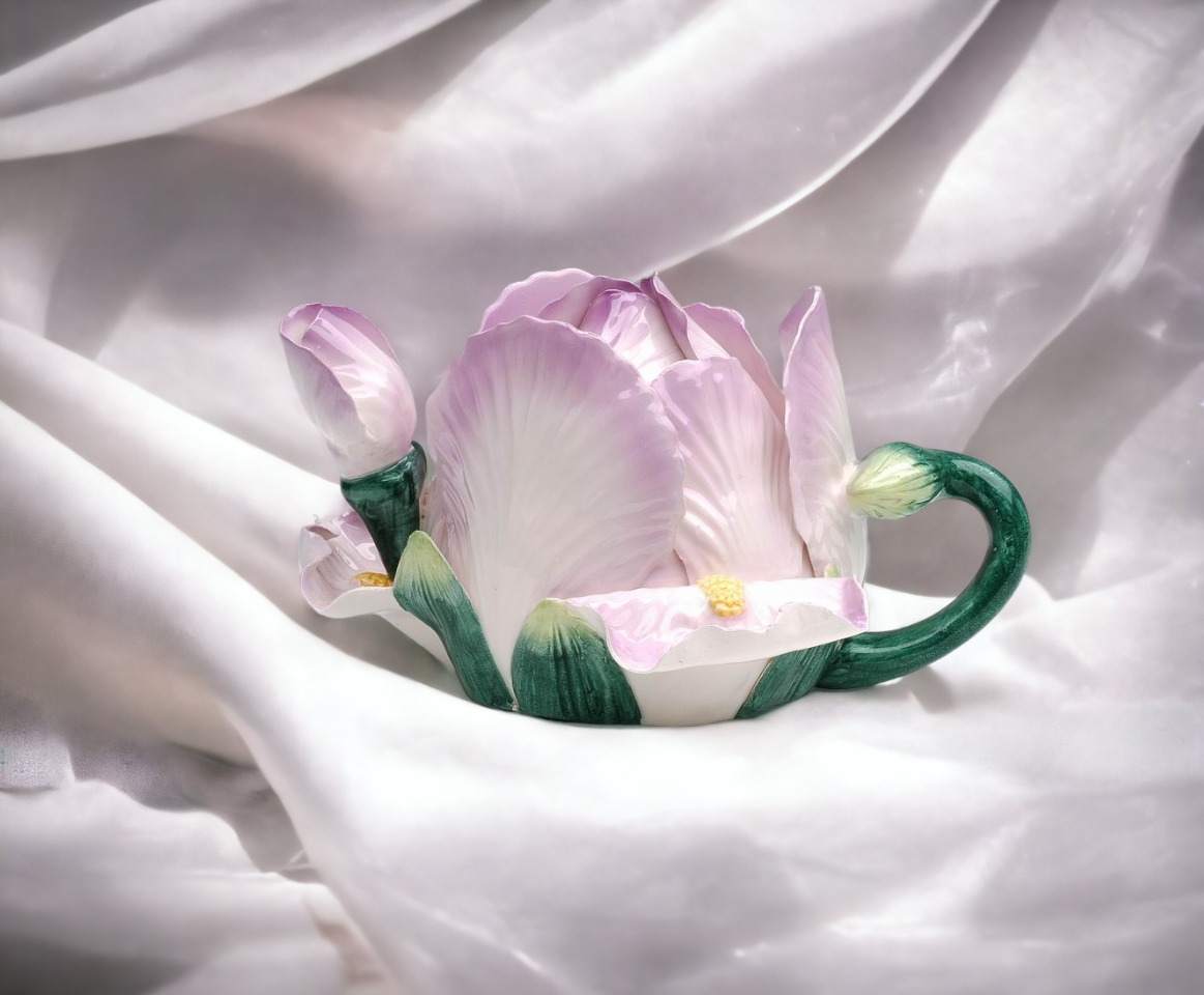 Ceramic Iris Flower Teapot, Gift for Her, Gift for Mom, Tea Party Décor, Café Décor, Spring Kitchen Decor