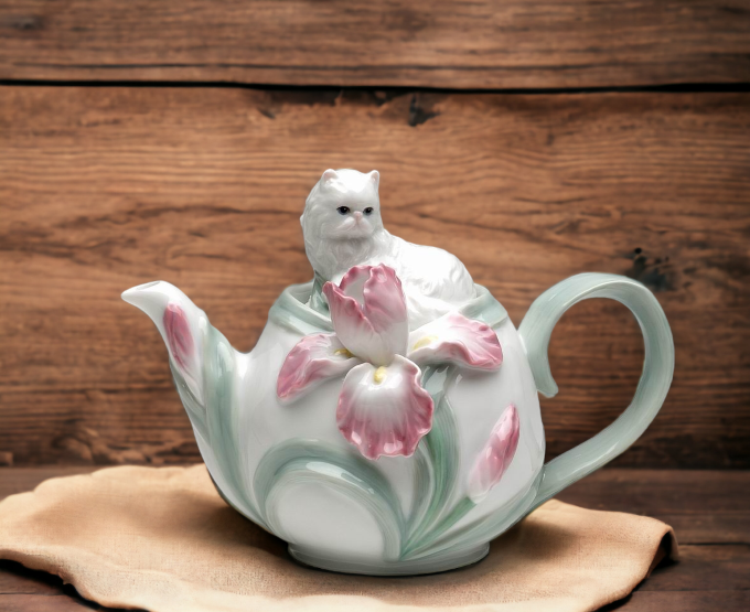 Ceramic Persian Cat with Iris Flower Teapot, Cat Lover Gift, , Gift for Her, Gift for Mom, Kitchen Décor, Tea Party Décor, Café Décor