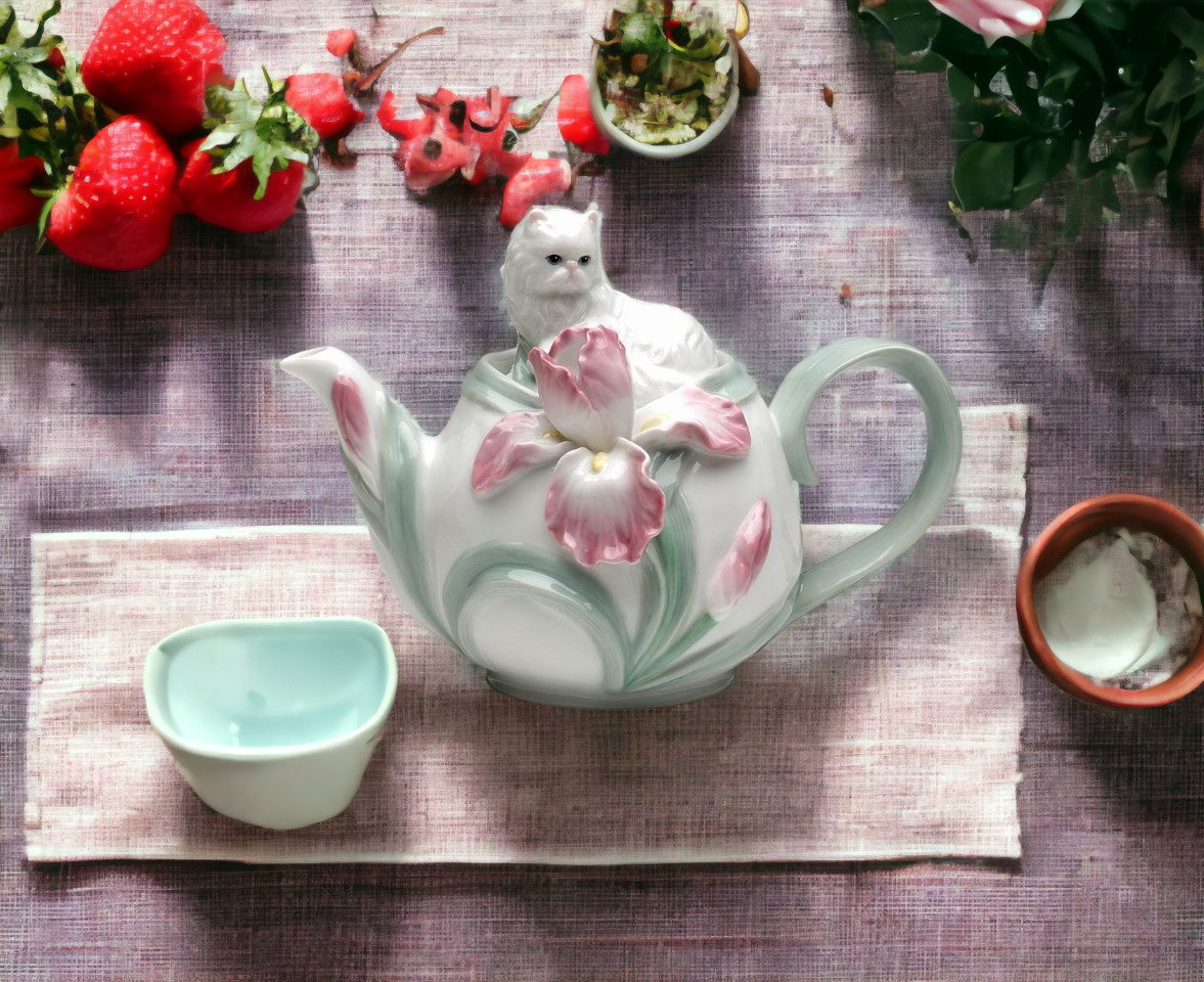 Ceramic Persian Cat with Iris Flower Teapot, Cat Lover Gift, , Gift for Her, Gift for Mom, Kitchen Décor, Tea Party Décor, Café Décor