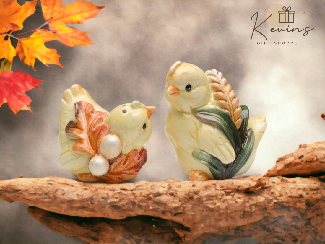 Ceramic Baby Chicken Salt & Pepper Shakers, Home Décor, Gift for Her, Gift for Mom, Kitchen Décor, Farmhouse Décor, Fall Decor