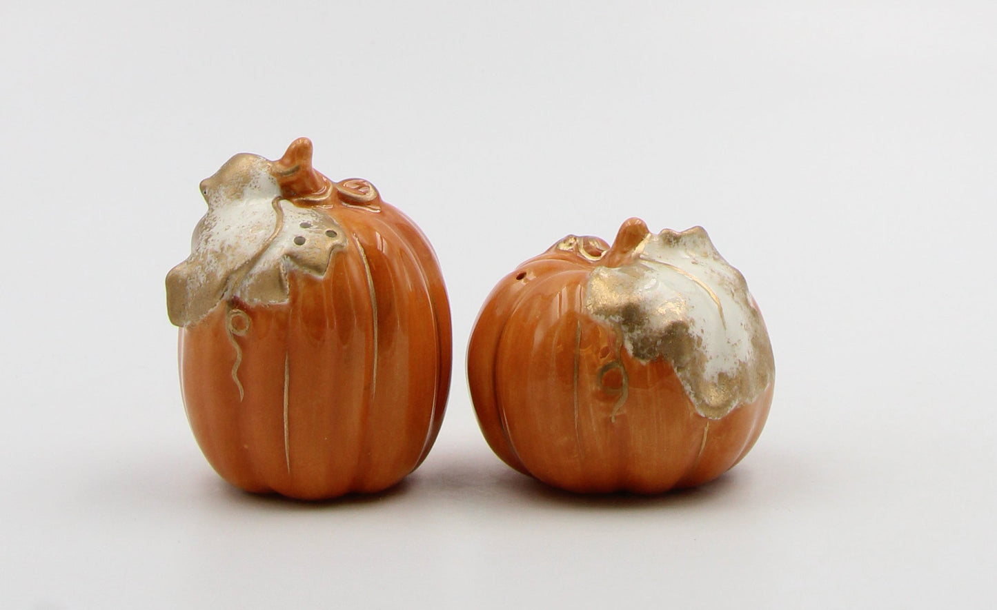 Ceramic Autumn Harvest Pumpkins Salt and Pepper Home Décor Gift for Her Mom Kitchen Décor Fall Décor Thanksgiving Décor