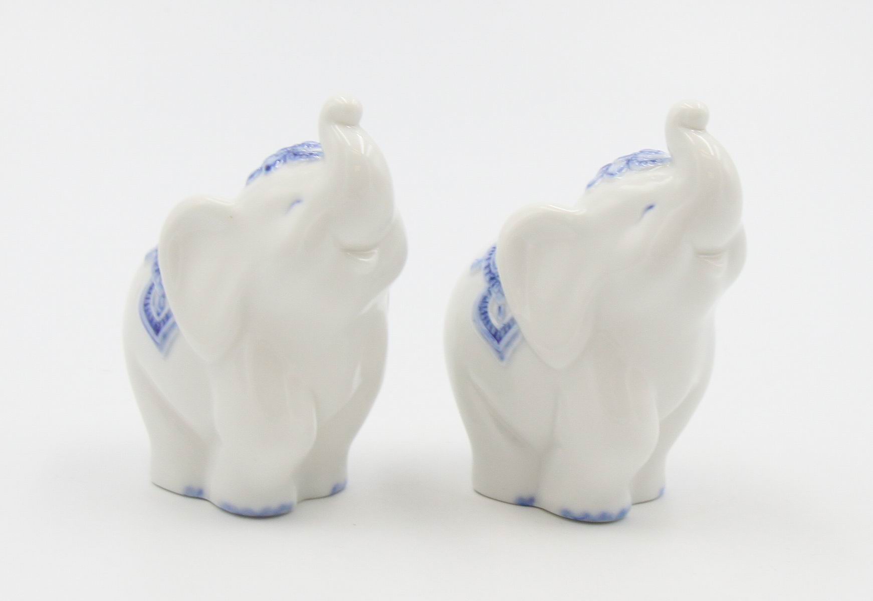 Ceramic Blue Print Elephant Salt and Pepper Shakers Home Décor Gift for Her Gift for Mom Kitchen Décor - Salt & Pepper
