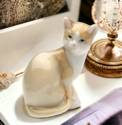 Ceramic Cat Looking Back Figurine Home Décor Gift for Her Gift for Mom Kitchen Décor Cat Lovers Gift Pet Loss Gift