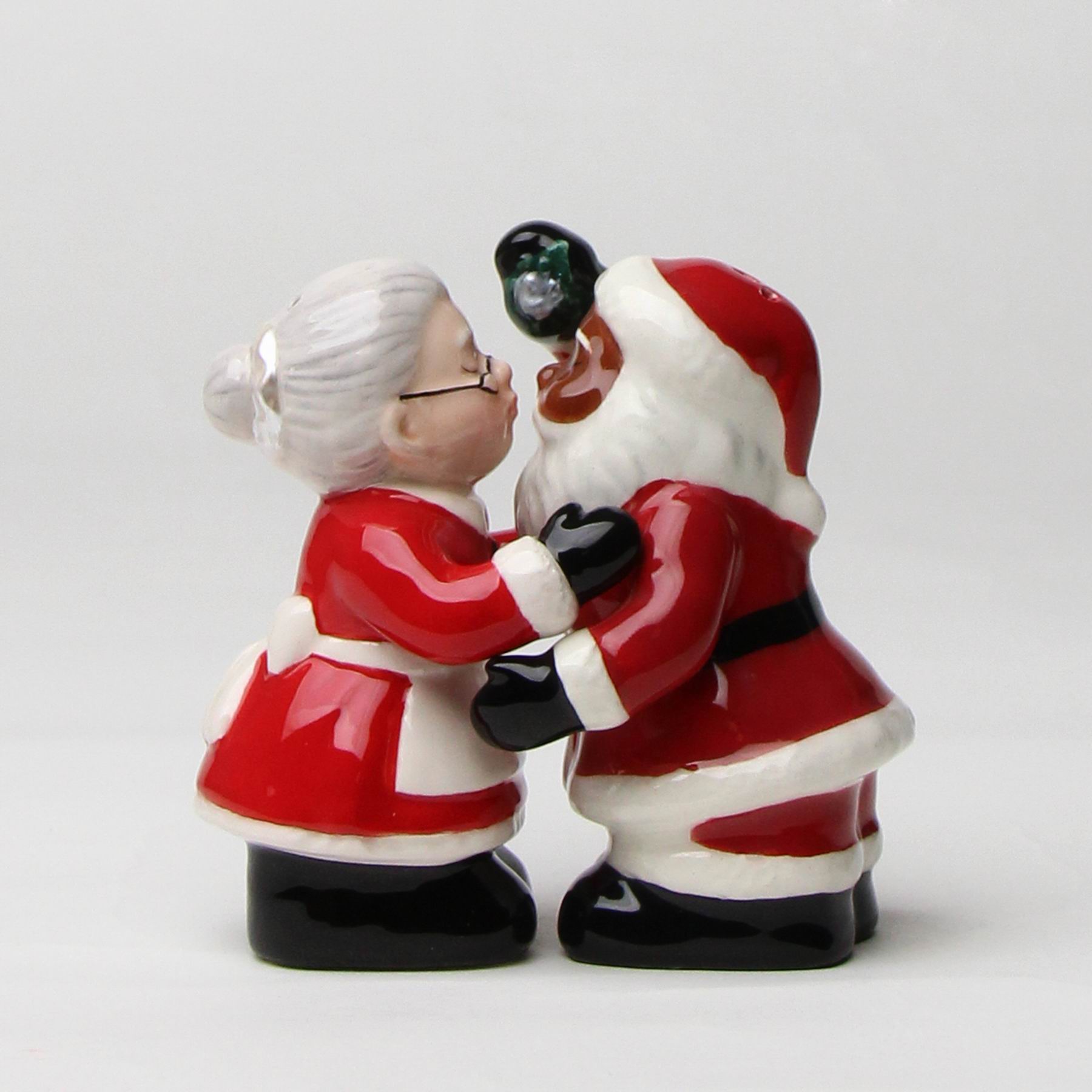 Ceramic Christmas Decor Interracial Santa and Mrs. Claus Salt and Pepper Shakers Home Décor Gift for Her Gift for Mom