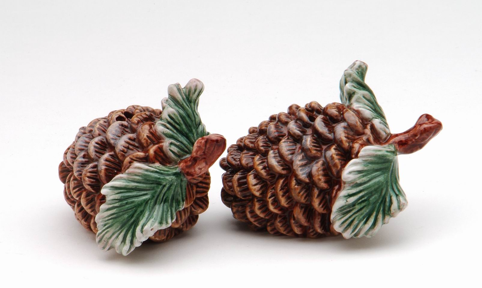 Ceramic Christmas Pine Cone Salt & Pepper Shakers Home Décor Gift for Her Gift for Mom Kitchen Décor Christmas Décor
