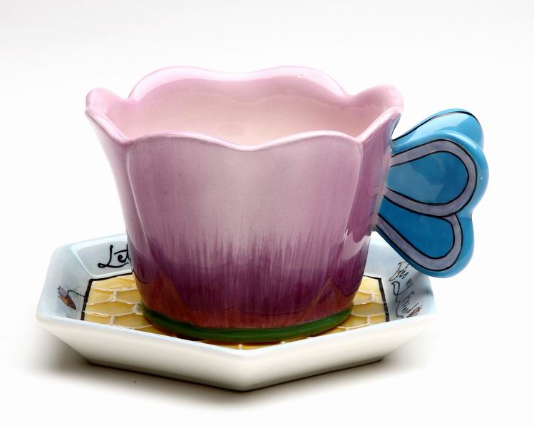 Bee Cup & Saucer - kevinsgiftshoppe