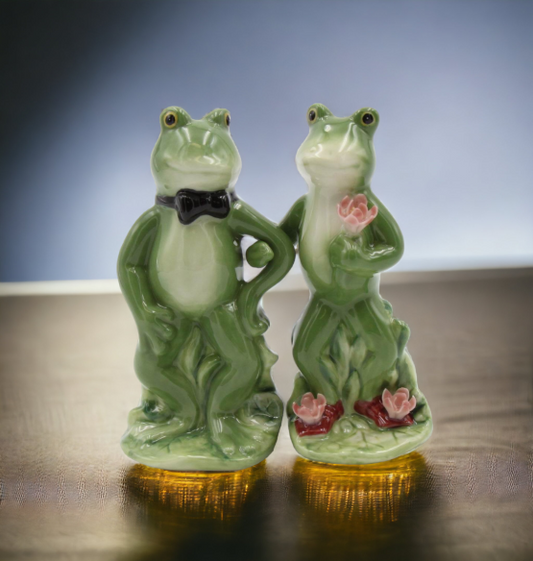Ceramic Frog Couple Salt & Pepper Shakers Wedding Décor Wedding Gift Anniversary Décor Anniversary Gift Home Decor