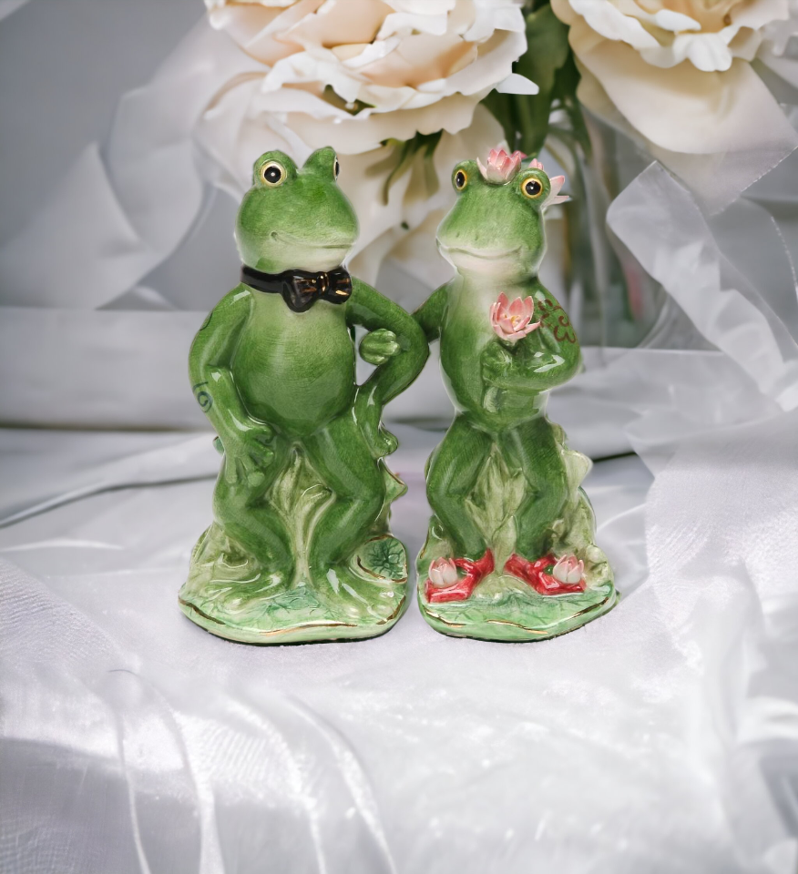 Ceramic Frog Couple Salt & Pepper Shakers Wedding Décor Wedding Gift Anniversary Décor or Gift Home Décor Kitchen Decor