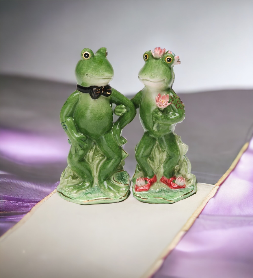 Ceramic Frog Couple Salt & Pepper Shakers Wedding Décor Wedding Gift Anniversary Décor or Gift Home Décor Kitchen Decor
