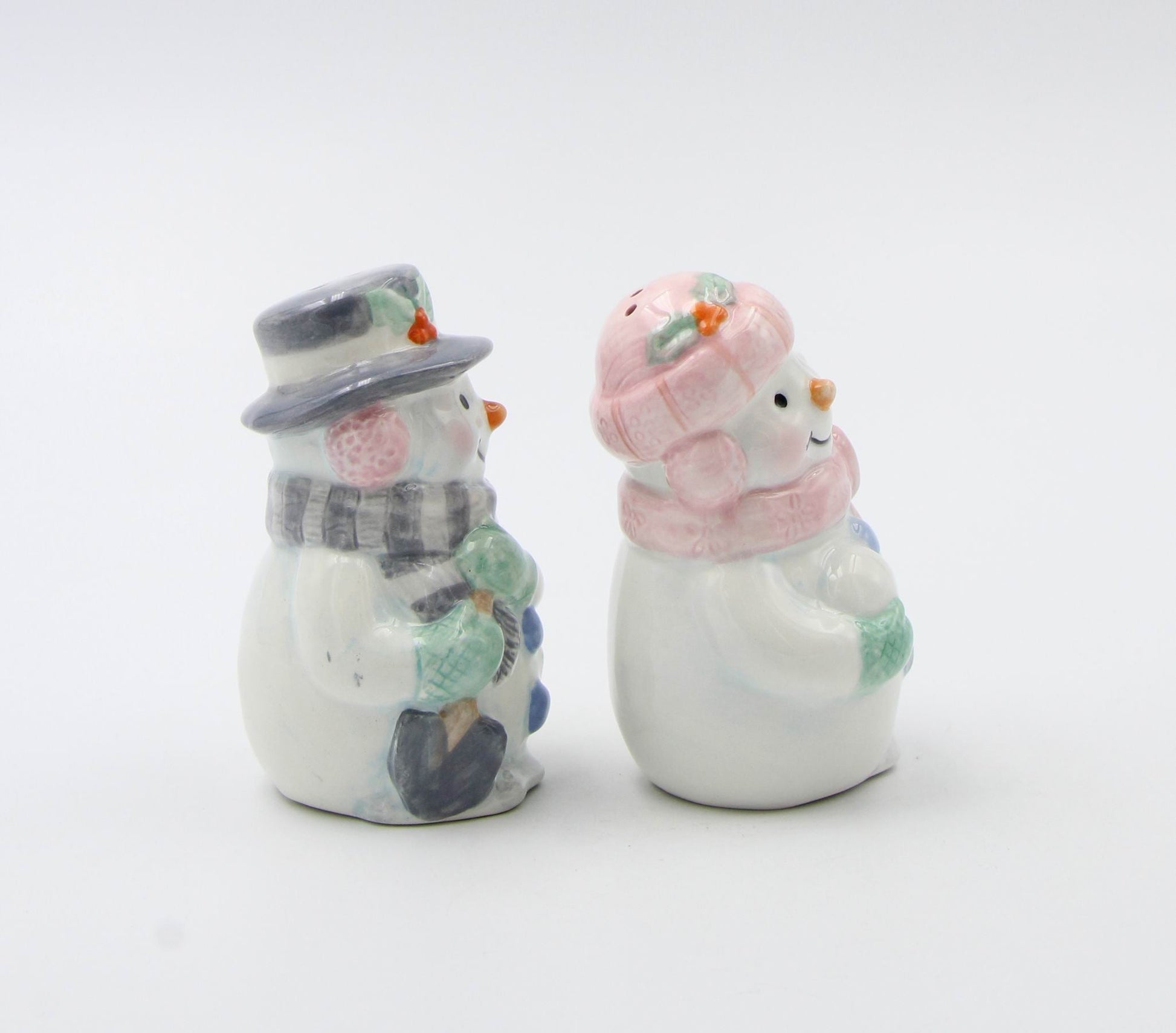 Ceramic Frosty the Snowman Christmas Decor Ceramic Salt and Pepper Shakers Home Décor Gift for Her Gift for Mom Kitchen