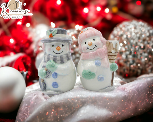 Ceramic Frosty the Snowman Christmas Decor Ceramic Salt and Pepper Shakers Home Décor Gift for Her Gift for Mom Kitchen