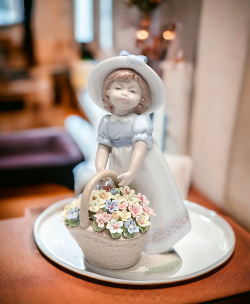Ceramic Girl Holding Flower Basket Figurine Home Décor Gift for Her Mom Farmhouse Kitchen Décor Vintage Decor - Figurine